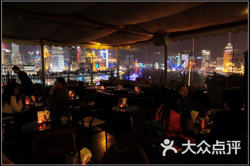 上海水帘洞是否有实体店,对于很多在外卖平台浏览的食客来说是个疑问。今天就来聊聊这个问题。